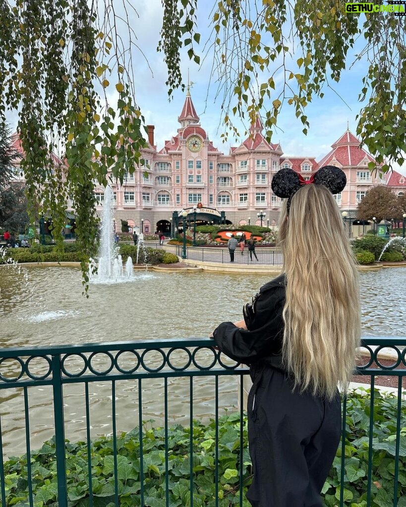 Adixia Romaniello Instagram - Disney pour Halloween 🎃 Un séjour magique ✨ Disneyland Paris