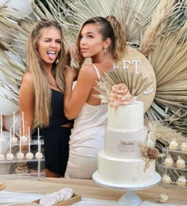 Adixia Romaniello Instagram - Happy Birthday ma perle @maddyburciaga 💖 Marseille, France