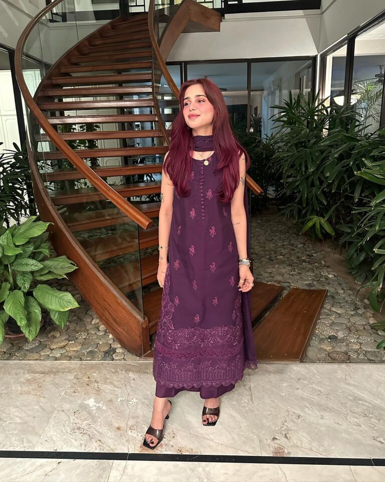 Aima Baig Instagram - Iftaar date w sapphire last night 💜❤️ @sapphirepakistan