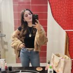 Aima Baig Instagram - Late dump, dump’s a dump anyways 🤷‍♀️