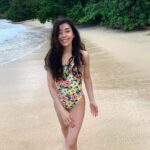 Aimee Garcia Instagram - HAPPY NEW YEAR everyone!!! May 2020 be filled w love, belly laughs & clarity (see what I did there 😜) ... Let’s be kind to each other, be grateful for the little things & have the courage to put our hearts on the line. Love over Ego ... siempre 💙 We got this 💪🏽🥂