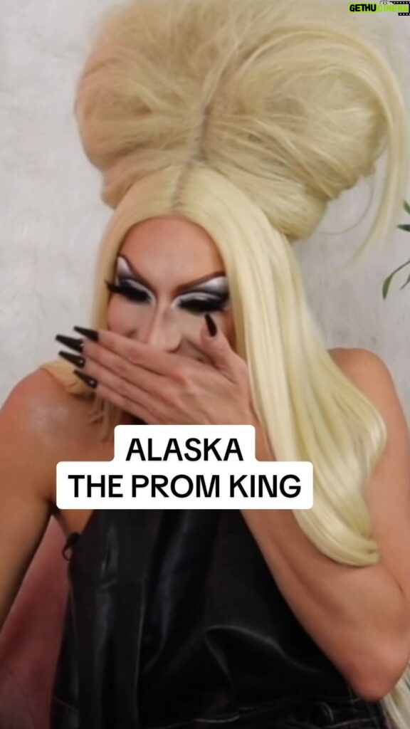 Alaska Thunderfuck Instagram - Full episode w/ @theonlyalaska5000 now on YT 👑 (Link in bio) #GiveItToMeStraight #GITMS #dragrace #rupaulsdragrace #maddymorphosis #alaska5000