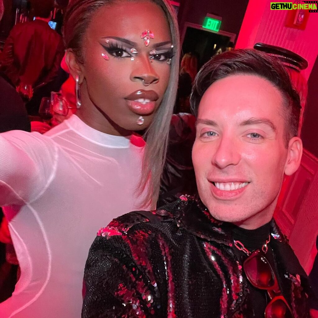 Alaska Thunderfuck Instagram - We won a Queerty 🧡 Thank you to all of our Deep Friends of the Pod (and Latoya) for your continued years of dedicated listener and voter ship. My heart is so full 💖🏁