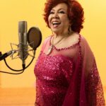 Alcione Instagram - A vinheta Globeleza 2024 já está no ar! O clássico composto por @jorgearagaodacruz e Franco Lattari, desde 1991 anuncia o Carnaval na @tvglobo e esse ano ganhou as vozes da Marrom e @ludmilla! Quem já assistiu? (Equipe)