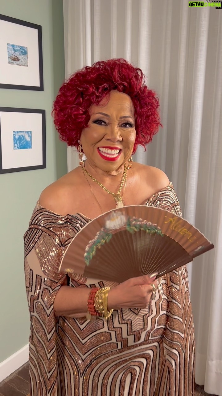 Alcione Instagram - Pronta para essa noite linda aqui em Salvador. Uma honra ser homenageada pelo @liberatum, evento que exalta com tanto apreço a história afro-brasileira! (Alcione) Salvador, Bahia, Brazil