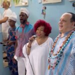 Alcione Instagram - Ontem também tive a felicidade de marcar presença no dia devotado à Oxóssi no Terreiro de Pai Celinho @ileaseobaluwaiyejagun, em Duque de Caxias! Antes do Candomblé, um almoço de confraternização em homenagem ao Rei de Ketu! (Alcione)