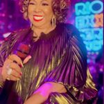 Alcione Instagram - Dizem que o ano só começa depois do Carnaval… Das gratas surpresas que temos ao longo da vida, poder contar com a amizade e a parceria de Barizon é uma delas! Agradeço, em nome de toda a minha família e equipe, o Carnaval maravilhoso que tivemos no @rioexxperience, que já é meu lugar na Marquês de Sapucaí! (Alcione)