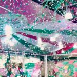 Alcione Instagram - “Meu Palácio tem Rainha E não é uma qualquer “Arreda homem que aí vem mulher” Verde e Rosa dinastia Pra honrar meus ancestrais Aqui o Samba não morrerá jamais” Com esse refrão, a @mangueira_oficial levará a vida de Alcione para a Sapucaí no Carnaval de 2024! A parceria de Lequinho, Júnior Fionda, Gabriel Machado, Fadico, Guilherme Sá e Paulinho Bandolim ganhou a disputada safra de lindos Sambas em homenagem à Marrom! (Equipe) Vídeo @raphaavz