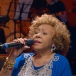 Alcione Instagram - A voz da @alcioneamarrom abala minhas estruturas. 😍 Deixo aqui essa provinha da performance da diva #NosBaresDaVida 💗 Toda segunda, às 20h30, tem episódio inédito no meu canal.