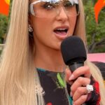 Alexandra Cooper Instagram - ITS TIME FOR YOUR SIX OCLOCK DADDY NEWS WITH FATHER COOPER AND @PARISHILTON! This is a forecast you DO NOT want to miss 😂👏🏼☔️