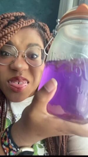 Alexis Nikole Nelson Instagram - Last summer, Dwight (the Midwest flower ferment master) gave me a sip of his NEON PURPLE spiderwort soda and i HAVENT STOPPED THINKING ABOUT IT!! So i made my own while im down south for werk!! This is also how i make my milkweed flower cordial!!
So glad I got to check Giant Spiderwort off of my flowers to see while in Austin list!! 💜🌱