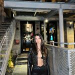 Aleyna Solaker Instagram - Yine 🖤 Plateau Mont-Royal