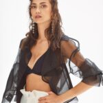 Aleyna Solaker Instagram - Cok keyifli bi cekimdi! 🤗💜Genel Yayın Yönetmeni: @gulay_ozdemir Fotoğraflar: @serhathayri Moda Direktörü: @caglakucukdereli Styling: @irmakozdener Saç ve Makyaj: @mesut.ozuzun Prodüksiyon: @mine.gunduz Fotoğraf Asistanı: @ugursariduran @aycairgan @aycairganmenajerlik @q4production @nutekstudio #gardiropmagazin