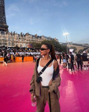 Alix Desmoineaux Instagram - Category is : Sporty ⚽️
@impulstar 
@instagram 
@meta 

Outfit: @bbcicecream 
@radical.pr 

Ponytail: @royalextension