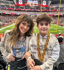Alyssa Milano Instagram - My buddy. #mothersonlove #mothersonbond #superbowl
