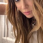 Alyssa Milano Instagram - I am basking in the love I felt from everyone today at @megaconorlando. I appreciate every smile and the tears and love. Thank you for waiting all the hours on line (I hope you made new friends). As we say in my family—you’ve filled my bucket. Going to try to save some of the love in my back pocket for when I need it. A special thanks to the organizers, staff and security. So much love to Steve Himber. And Alaa Khaled, Mike Deandrea and Toni dominiche. Jessica, thank you for the post-it notes and pens. Thank you to everyone who brought me gifts and notes. 😍 Thank you! Thank you! Thank you! You make all the crap worth it. Going to list everything that contributed to my “look” while I can. Credits: Styling: @theclosetfiles Hair Cut and Extensions: @natalie.paz.lane Make up: Me! Using @charlottetilbury @ardellbeauty @itcosmetics @megaconorlando @tartecosmetics Skincare: @correctiveskin @ysebeauty @annaguanchemd Shoes: @puma @larroude Bra: @maidenform (super comfy) Pants: @alexanderwangny Denim Jacket: (not pictured here but obsessed) @r13