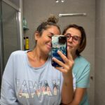 Anabel Pantoja Instagram - Nunca vino sola a Madrid, paró su ave 2 veces y tardó en llegar 5h, vino cargada de pucheros y comida. GRACIAS MAMÁ @merchibega 🥹❤️‍🩹