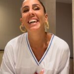 Anabel Pantoja Instagram - Pantomoño JLO ( para las que no tenemos talento para el HAIR) Peinado, rápido, veraniego, fresquito, cero preocupación en toda la noche… 👏🏻