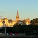Anabel Pantoja Instagram - Años sin pasar el día 5 en SEVILLA. Soy anti-navidad pero el día 5 me puede, sin hijos me@pongo histérica imaginarse cuando los tenga. Es una bendición haber nacido aquí y criarme con este día tan mágico con mis amigos y familia 🥹 Seville, Spain