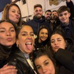 Anabel Pantoja Instagram - Años sin pasar el día 5 en SEVILLA. Soy anti-navidad pero el día 5 me puede, sin hijos me@pongo histérica imaginarse cuando los tenga. Es una bendición haber nacido aquí y criarme con este día tan mágico con mis amigos y familia 🥹 Seville, Spain