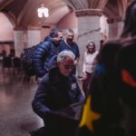 Andrea Bocelli Instagram - I was recently in New York, the city that never sleeps, famous the world over for its Christmas spirit. There, I felt the urge to open my heart to the Lord, and to those who feel – and often are – marginalized, discarded, and forgotten. When the baby Jesus came into the world, he was laid in a manger, since there was no place for him. Just like him, many people cannot find a place in our society. A priest friend of mine, who performed his ministry with some such people in Haiti and who now does the same in New York City, offered me the chance to experience the Eucharist with the Our Saviour parish. There, I also met, prayed, and sang with some homeless friends whom the Community of Sant’Egidio cares for. I felt like the shepherds in Bethlehem who met the Lord wrapped in swaddling clothes in the manger. May this Christmas be an opportunity for all of us to serve and show our kinship with the needy. This is what I humbly strive to do because I know how the Lord has helped me. It is also what Veronica and I aim to do with the ABF Foundation: we always try to seek out the forgotten and offer them a chance for rebirth and success.