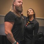 Anjali Bhimani Instagram - An unlikely duo? Thanks what you think. Under that zip up is 98 pounds of sheer muscle (with some curves on top). One of my favorite photos from PAX Unplugged …so great to met you, @swoleinitiative ! My brain is already exploding with all the (very metal) possibilities…💪🏽⚔️🎲 #dnd #ttrpg #paxunplugged #tabletop #womenwholift #roleplayinggame #anjalibhimani Los Angeles, California