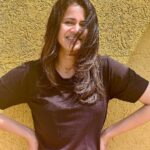 Anjana Rangan Instagram - Comfy tee, messy hair, no makeup! In my zone! PC : @padambyveni