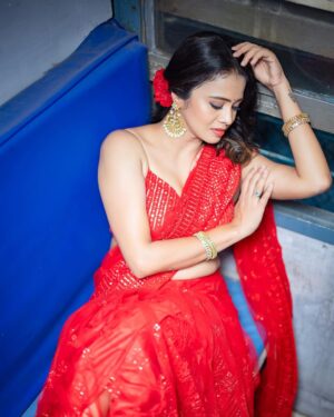 Anjana Rangan Instagram - 🚨🚨🚨

For #Siren Audio and Trailer launch ! 
Photography : @arunprasath_photography 
Outfit : @magicbyjeeni 
Makeup : @shree__artistry__ 
Hair : @shalini_hairartist 
Flowers : @blossom_bridal_flowers