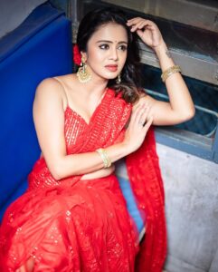 Anjana Rangan Instagram - 🚨🚨🚨 For #Siren Audio and Trailer launch ! Photography : @arunprasath_photography Outfit : @magicbyjeeni Makeup : @shree__artistry__ Hair : @shalini_hairartist Flowers : @blossom_bridal_flowers