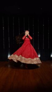 Ankitta Sharma Instagram - उनकी छब से दिखूँ मैं तो प्यारी.. 🤌🏻❤️ Choreography: @niraj_patel_06