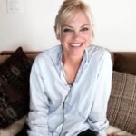Anna Faris Instagram - On this week’s episode, Cameron Diaz and Katherine Power, owners of @avaline clean wine, speak from the heart… and experience