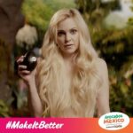 Anna Faris Instagram - I’m excited to make the Big Game better with my favorite brand of fresh avocados, @AvocadosFromMexico! And all I’m wearing is a smile! #MakeItBetter #Sponsored​