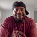 Anna Faris Instagram - It was so good to catch up with my buddy @kenanthompson and relive the trauma of hosting SNL. Then gender and social policy expert Liz Plank @feministabulous joins me to offer our listeners some qualified advice. @unqualified