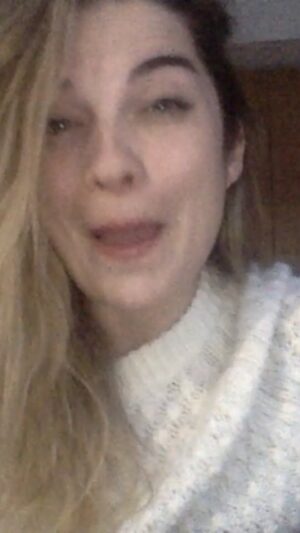 Annie Murphy Instagram - My friend Anny Morphee, who is not me, wanted me to post her holiday cover of "one of the least controversial and most beloved traditional Christmas Yuletide Carols of all time. Plus, who doesn't love a Zooey Deschanel classic?"

Not sure how much of this I agree with, but she's been my main betch for years so I have to support. Head to @annyshitbedroom for more of...her.
