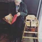 Annie Murphy Instagram - Wing night with Grams.