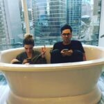 Annie Murphy Instagram - Alone time with @instadanjlevy. 📷@luckymakeup