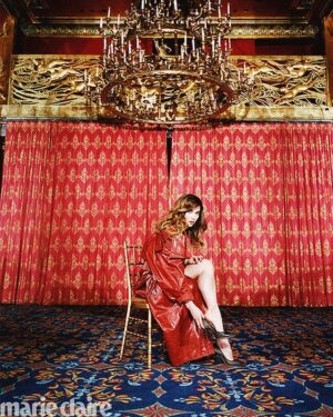 Annie Murphy Instagram - Thank you to @marieclairemag for helping me face my greatest fears: single chairs, and revolving doors. Not pictured: death, eggplant, and that frigging scene in Parasite.
---------------------
📸 @tylerjoe
✂️ @sabsthegoodgirl
💄 @delinamedhin
👗 @cryoungin
✏️ @danismcnally