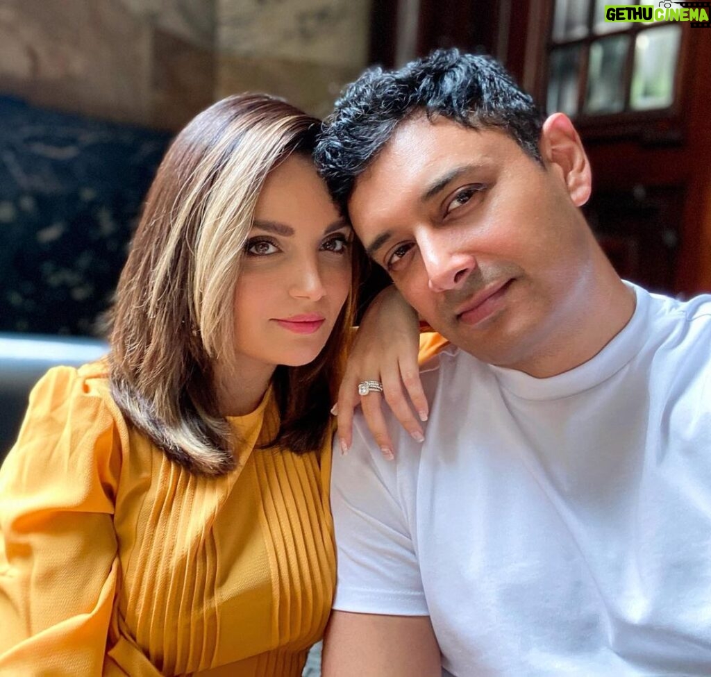 Armeena Khan Instagram - Happy Anniversary to you my life, the rest you know already. @feslkhan 🧿🧿