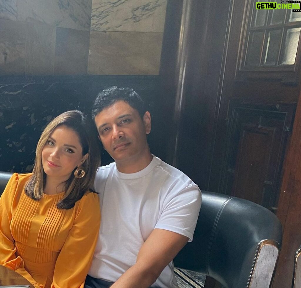 Armeena Khan Instagram - Happy Anniversary to you my life, the rest you know already. @feslkhan 🧿🧿