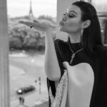 Arwa Gouda Instagram - انا: صوريني وانا شايلة برج إيفل في إيدي و ببوسها صحبتي: سهلة جداً يللا بينا الصورة: … 🤦🏻‍♀️😂 Me: take my picture holding the Eiffel Tower in the palm of my hand and kissing it My friend: say no more The picture: … 🤦🏻‍♀️😂 ACF - Automobile Club De France
