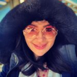 Arwa Gouda Instagram - لما تكون بتصور في عز البرد مشاهد صيفي.. 😎😏🥶 #styling @gehadabdalla #makeup @asfora_asfor #sunglasses @nileeyewear #مسلسل #حرب_أهلية Citadel Azur Resort