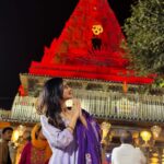 Ashu Reddy Instagram - OM NAMAH SHIVAAYA🙏🌟 Monday morning Bhasm Aarthi 🔥🙏❤️ #ashureddy #mostpowerful #jyotirling #ujjain #mahakal 💥 #blessed #shivaratriweek 🙏 Mahakaleshwar Jyotirlinga