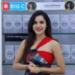Ashu Reddy Instagram - 🌟 Unbox the Magic with Vivo V29! 🌟 🚀 Get ready for a tech adventure like no other as we unbox the stunning Vivo V29 - a gateway to innovation and style! Are you ready to dive into the world of cutting-edge technology? Let's roll! 📦 Unveiling the Magic 📦 Vivo V29: The Shining Star: Behold, the Vivo V29 in all its glory! 🌠 Sleek, elegant, and ready to be your ultimate companion. Now, I'm ready to embark on a journey of discovery with my new Vivo V29. Stay tuned for some thrilling insights and dazzling features! Follow Big C Mobiles: https://www.instagram.com/bigcmobilesind/ Stay tuned as I share my journey with Big C Mobiles. Buckle up; it's going to be a thrilling ride! 🚀✨ Thank you BIG C for a wonderful experience Rush to your Nearest Big C Store & own your #VivoV29 Think Big Think Big C👌 @bigcmobilesind #BigC #Bigcmobiles #bigcstores #mobilestore #VivoV29 #Vivo #vivov29 #UnboxingMagic #newproduct #instagramreels #reels #viralreels #trendingreels #reelsinsta