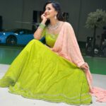 Ashu Reddy Instagram - Tonight in Melbourne, Australiaaaa!! 💯❤️ #ashureddy #vinayakchaviticelebration #nimarjanam #blessed 🎉 @firoz_design_studio thank you so much for this bright outfit 😍 Melbourne, Victoria, Australia