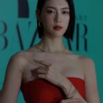 Ayaka Miyoshi Instagram – -HARPER’S BAZAAR-

【10th Anniversary of Harper’s Bazaar Japan Edition】

日本版創刊10周年を記念して
新国立美術館にて行われた
アニバーサリーイベントに
ご招待いただきました。

1867年にニューヨークで創刊され
長い歴史と共に「Women on the Frontier」を掲げながら
その魅力を発信していく最前線の
ラグジュアリーファッションメディアである
Harper’s Bazaarと

そこから生まれる愛や絆、精神を共に
深く根強く体現しているのが
Tiffanyのジュエリーであると
改めて感じることのできた素晴らしい時間でした。

そんな愛のあるヒストリーを紡いでいく記念すべき場に
ジャン・シュランバージェのジュエリーと共に
立たせていただけたことを光栄に思います。

改めて
10周年おめでとうございます！

#HarpersBAZAAR #HarpersBAZAARjapan
#BazaarJapan10