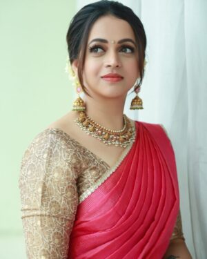 Bhavana Thumbnail - 243.2K Likes - Most Liked Instagram Photos