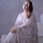 Bhavana Instagram - 🤍❤️ Muah @jaan_moni_das Photography Mathan Mathew Stylist @styledbysmiji Agency DentsuMB #bhavana #bhavanamenon #Mrsjune6 #