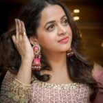 Bhavana Instagram - 🦩 Styling and Jewellery @sabarinathk_ Thank you for these pics @viewfinders___ @jijoy_radhay_vasavan and #GrapeStories #Bhavana #BhavanaMenon #Mrsjune6