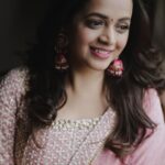 Bhavana Instagram - 🦩 Styling and Jewellery @sabarinathk_ Thank you for these pics @viewfinders___ @jijoy_radhay_vasavan and #GrapeStories #Bhavana #BhavanaMenon #Mrsjune6