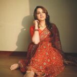 Bhavana Instagram - Every woman is a queen and we all have different things to offer!! Outfit & styling : @theitembomb 📷: @sbk_shuhaib Hair : @femy_antony__ PR : @shaneemz #Bhavana #BhavanaMenon #Mrsjune6